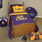 Little Les Miles' bedroom.